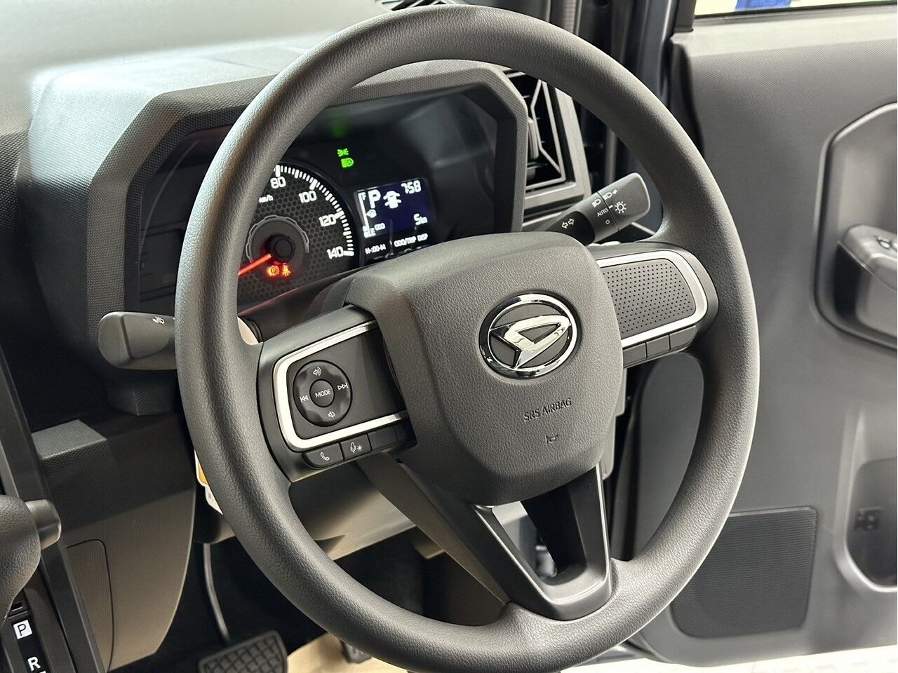 タフト X クロムグレーメタリックの在庫情報 | サコダ車輌グループ