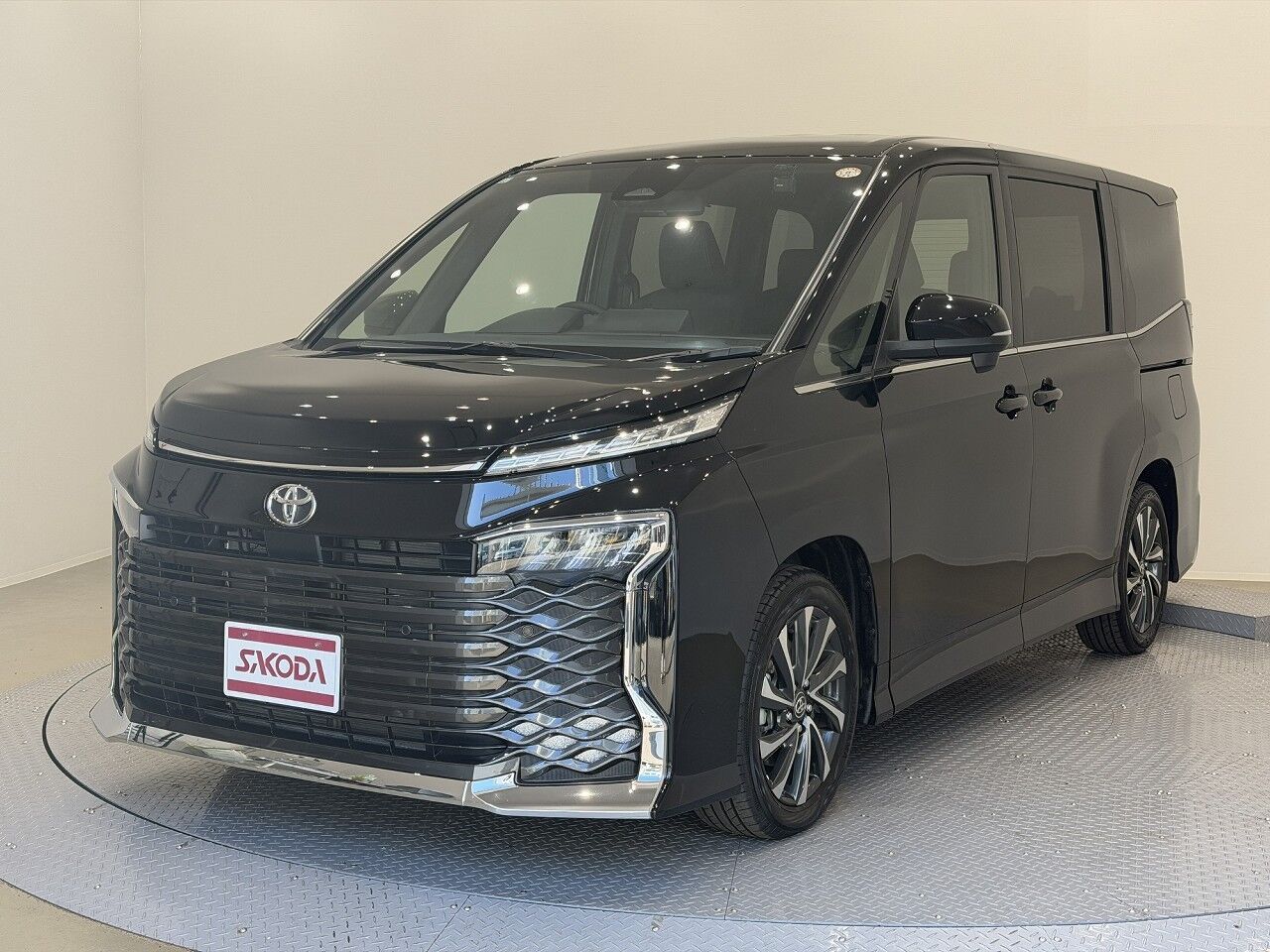 ヴォクシー S-Z アティチュードブラックマイカの在庫情報 - 東広島で軽