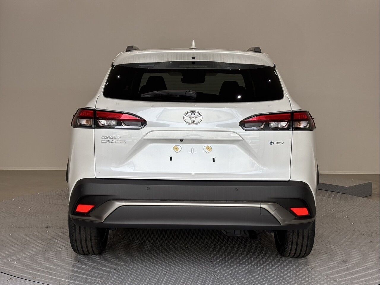 カローラクロス HYBRID Z プラチナホワイトパールマイカの在庫情報