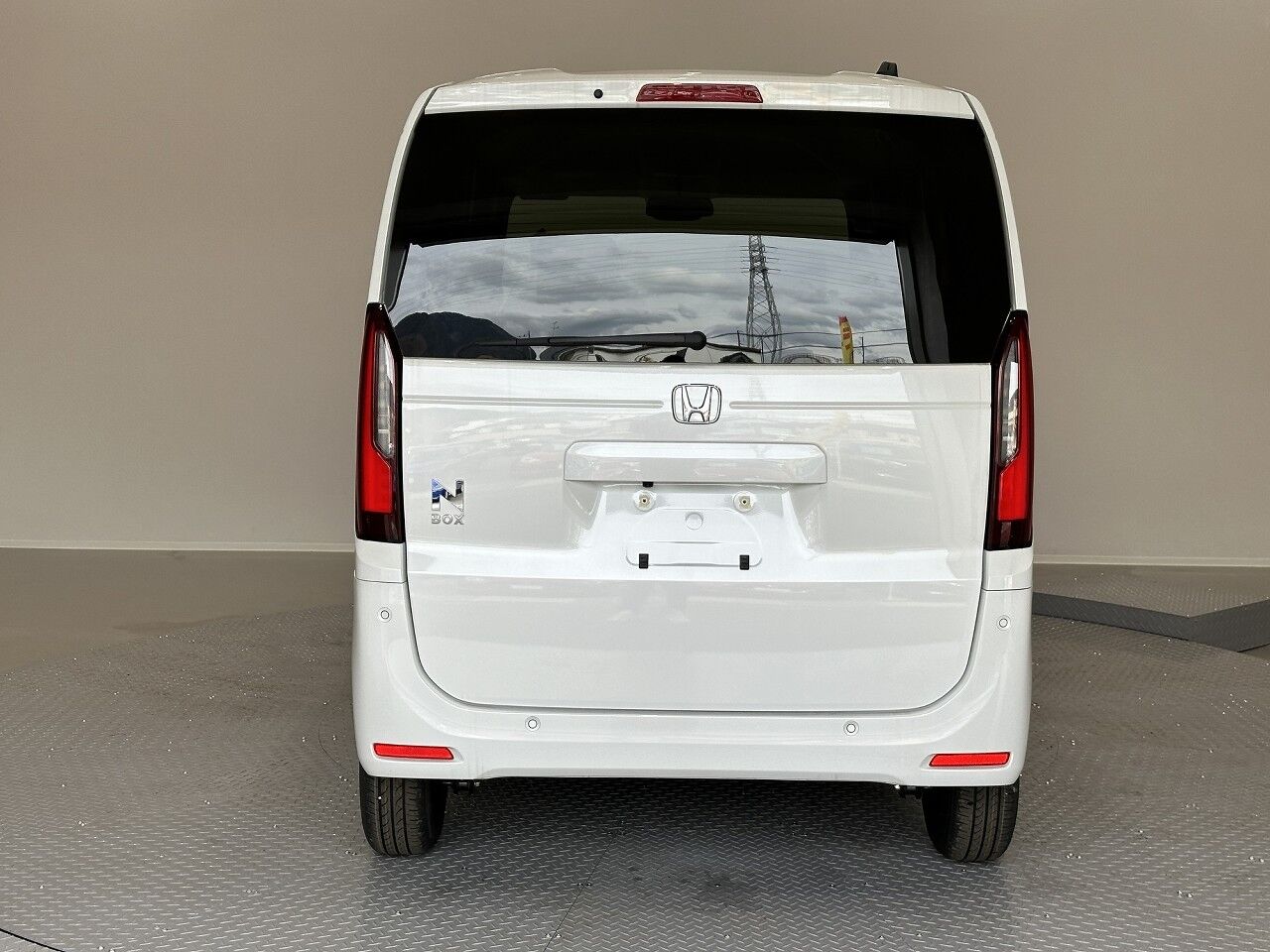 N-BOX ベース プラチナホワイト・パールの在庫情報 | サコダ車輌