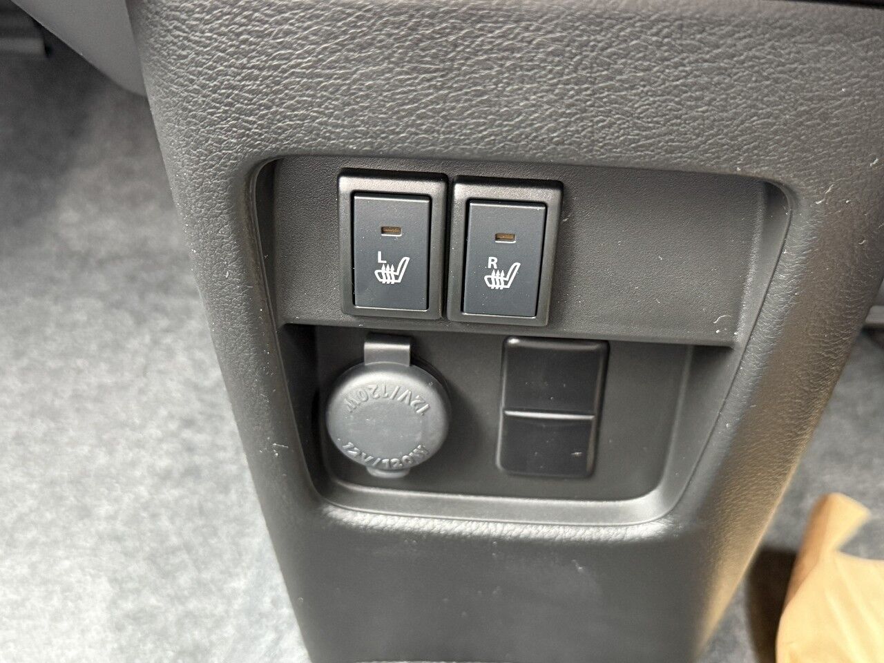 40056943-016.jpg