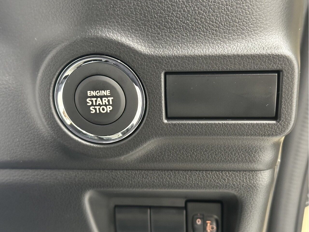 40056951-018.jpg