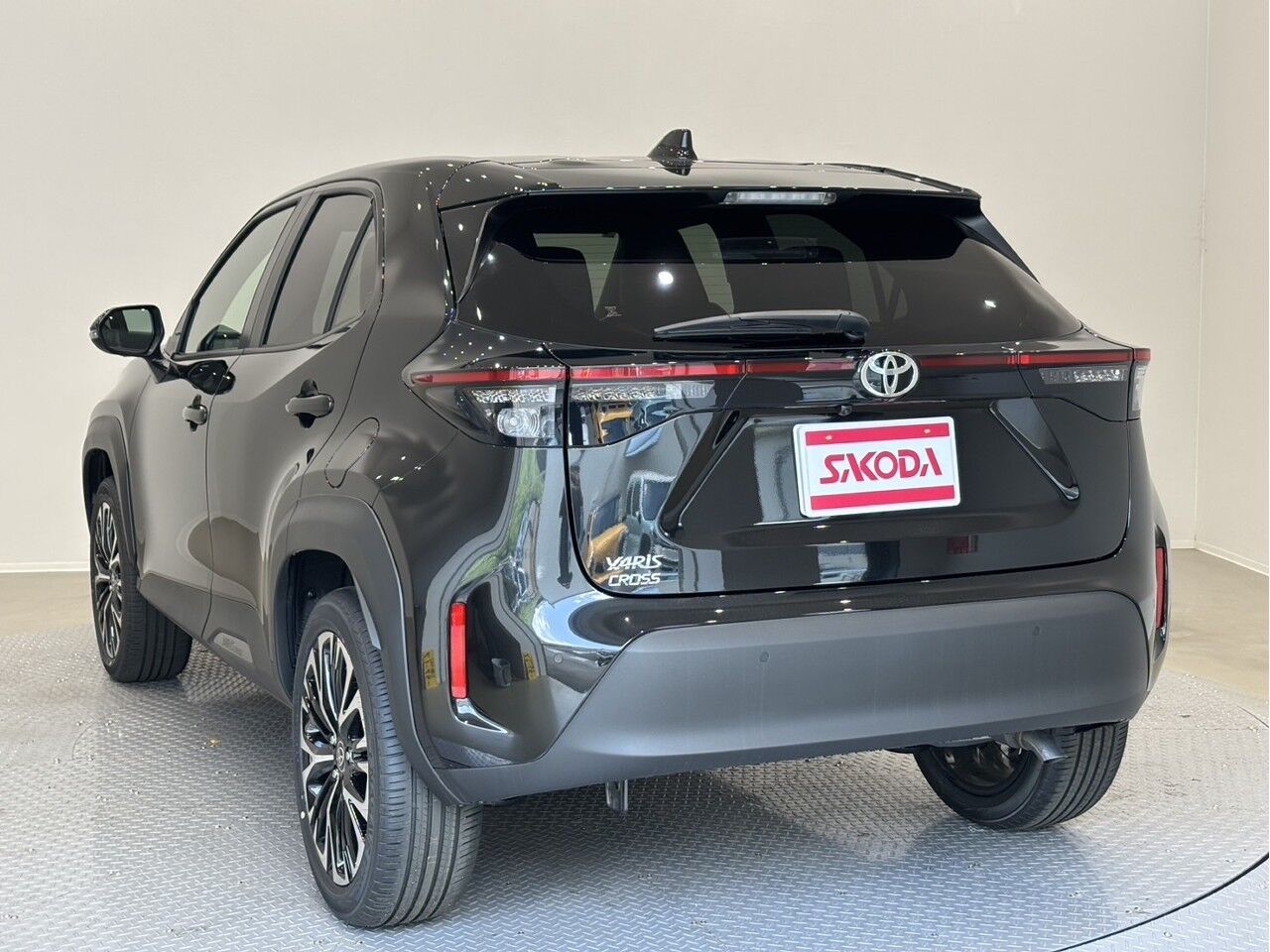 ヤリスクロス Z 8インチディスプレイオーディオ ブラックマイカの在庫