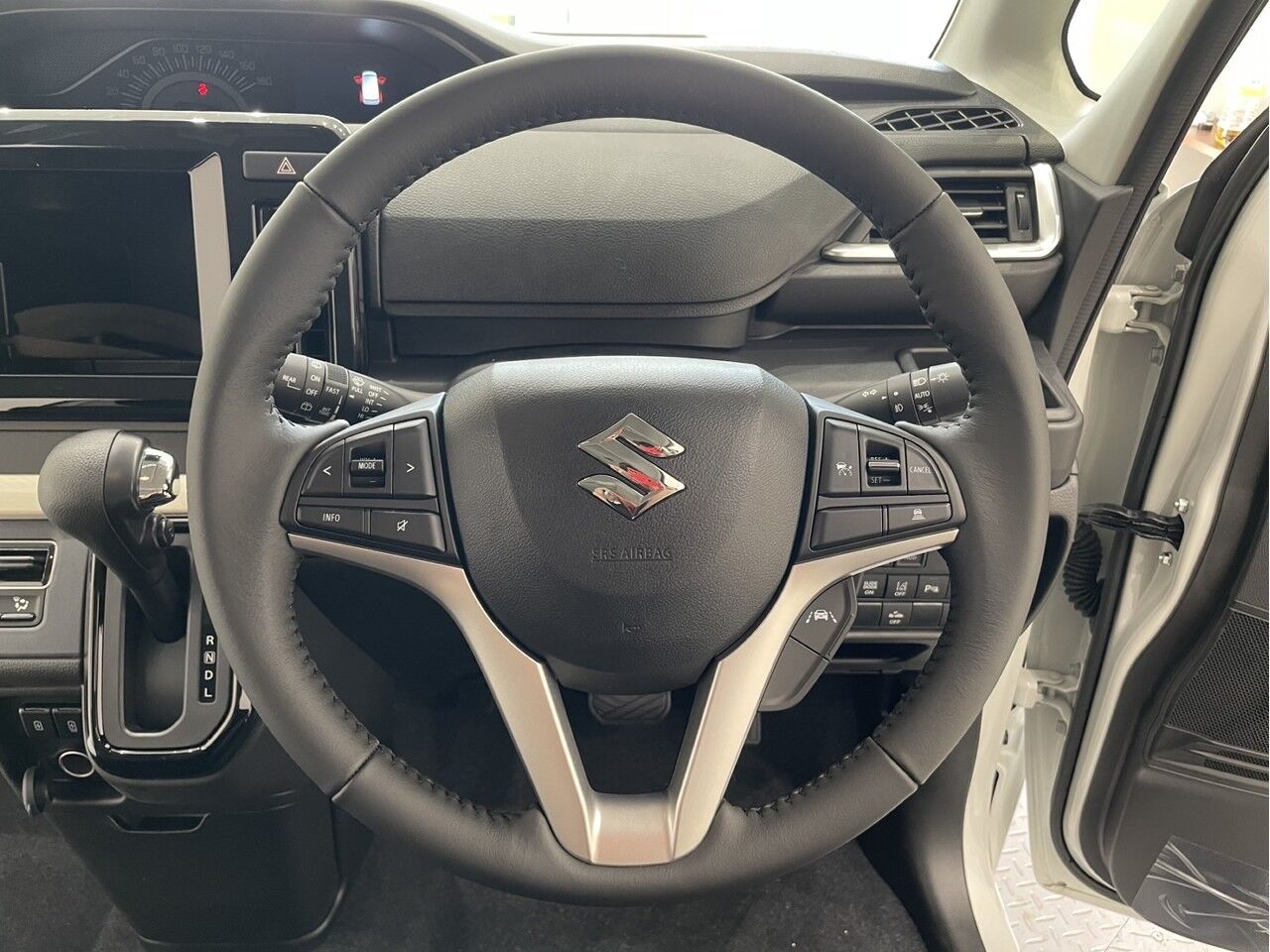 40061285-015.jpg