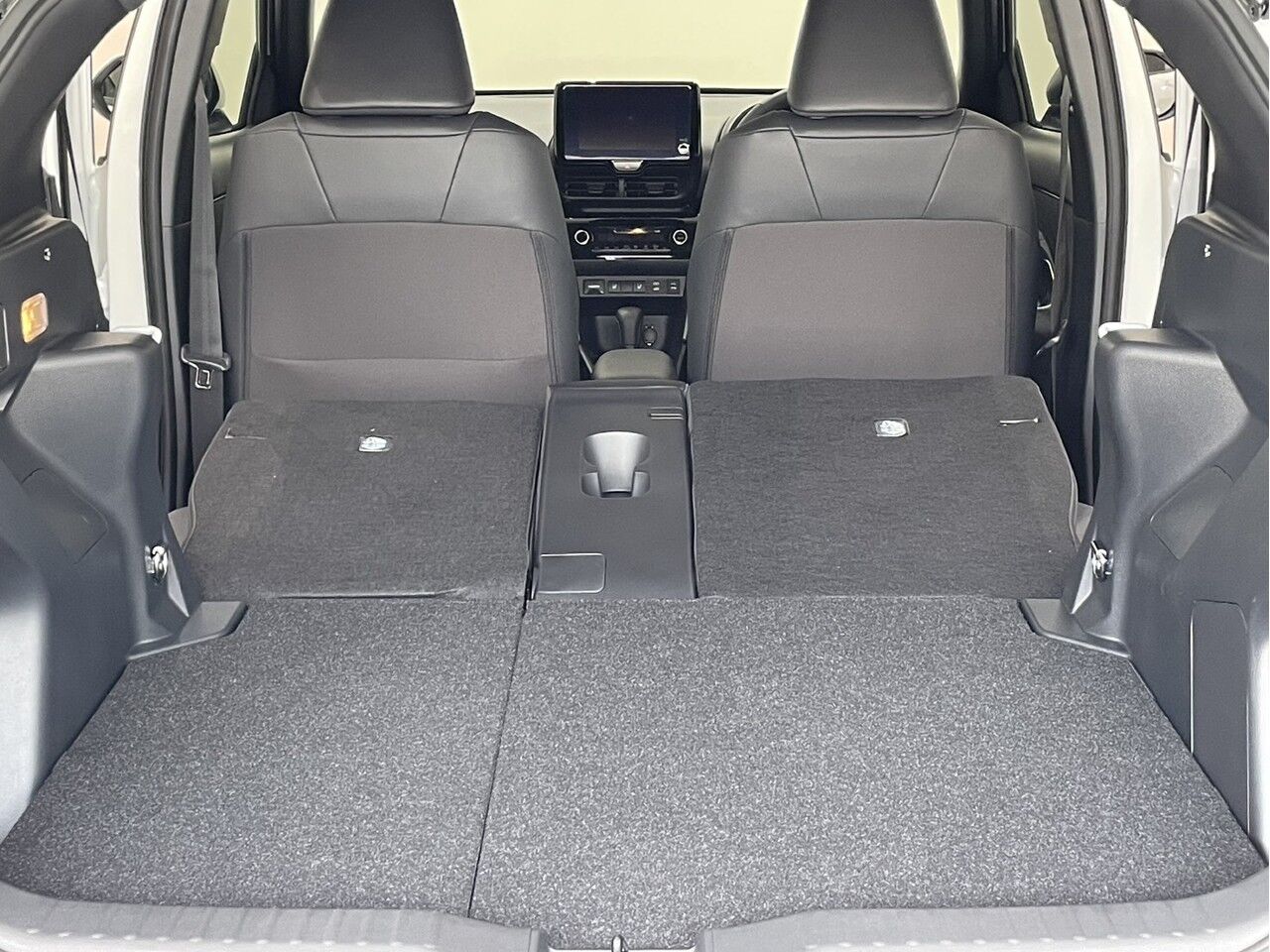 ヤリスクロス HYBRID Z 8インチディスプレイオーディオ ETC プラチナ