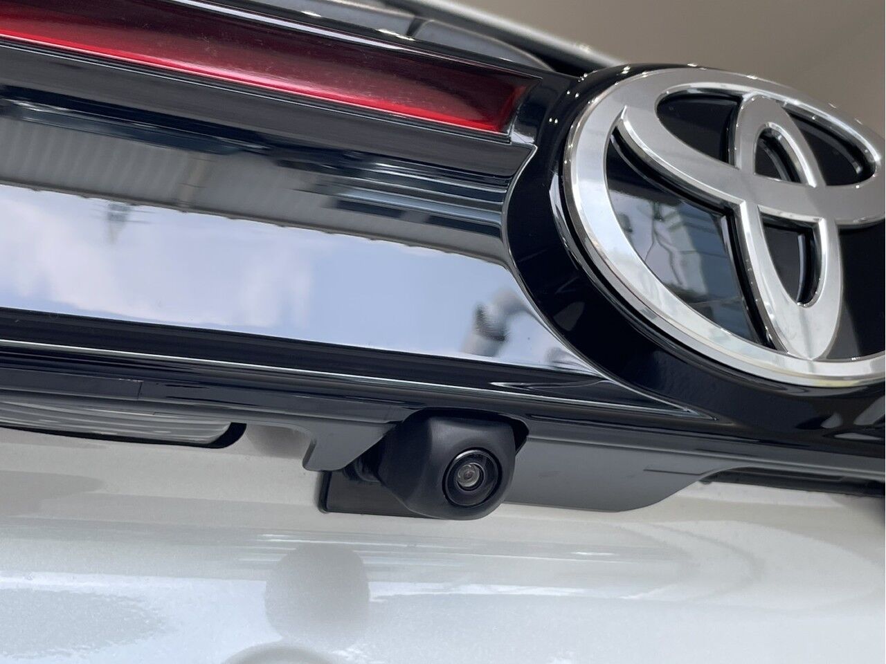 ヤリスクロス HYBRID Z プラチナホワイトパールマイカの在庫情報 - 東