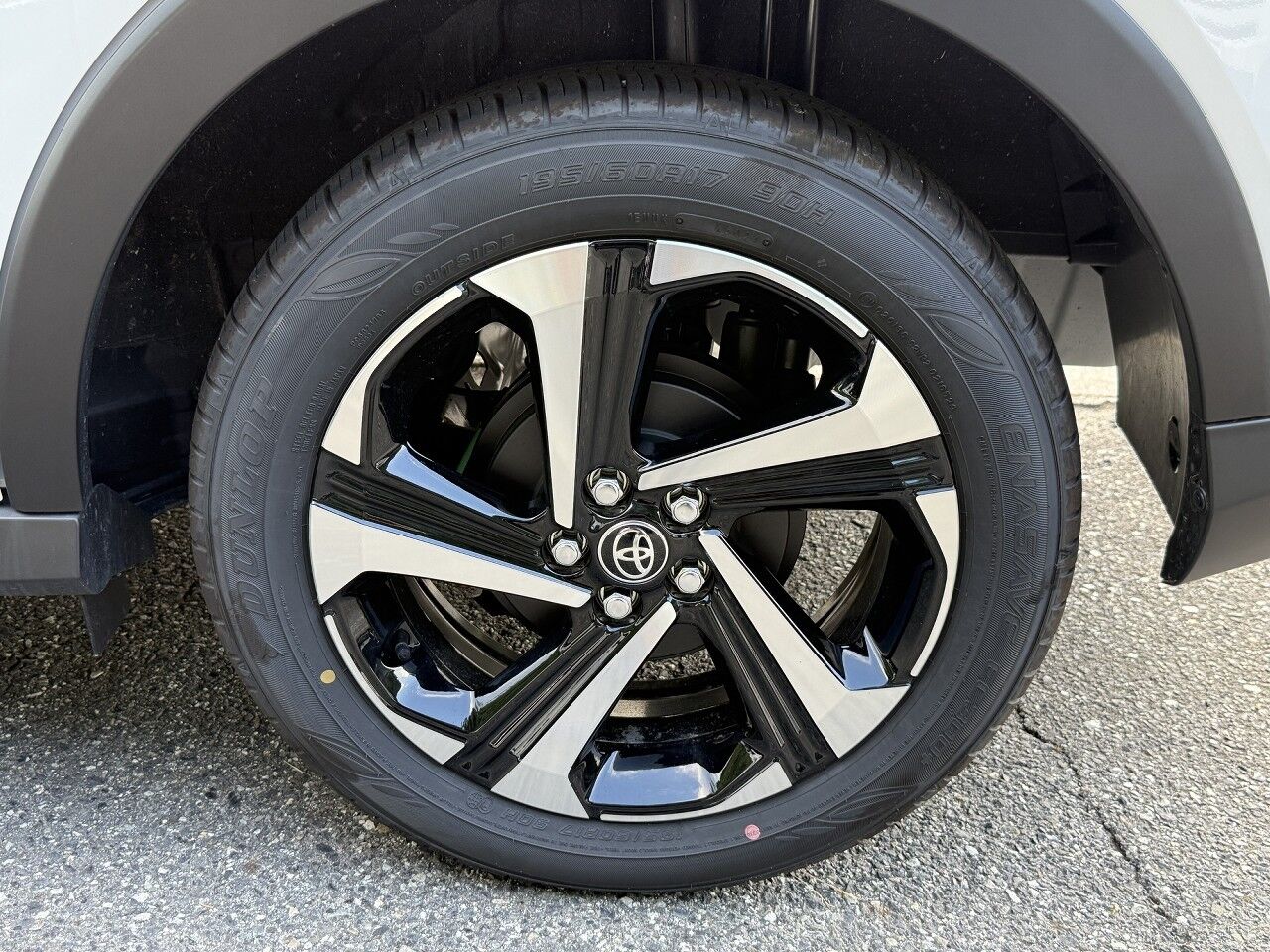 ライズ HYBRID Z 9インチディスプレイオーディオ シャイニング