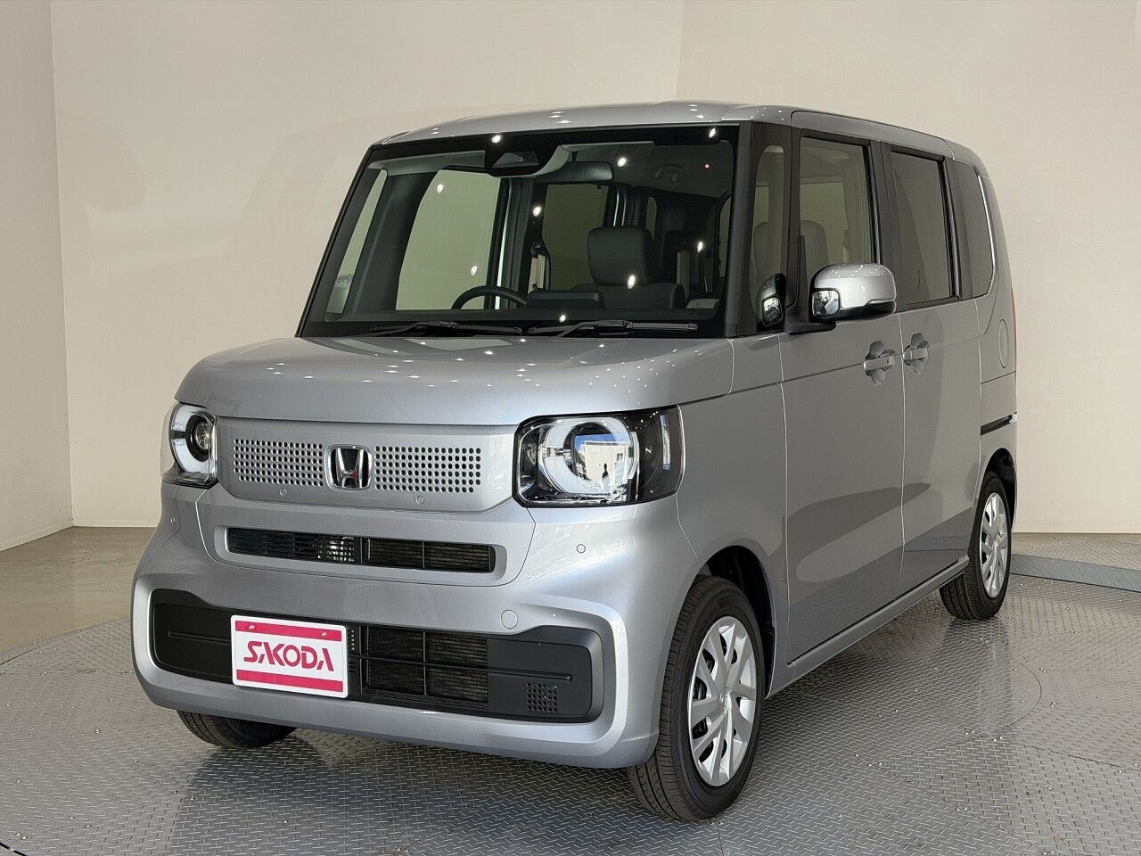 N-BOX ベース ルナシルバー・メタリックの在庫情報 | サコダ車輌
