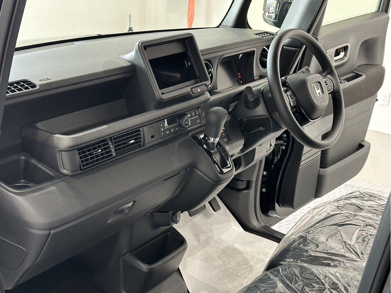N-BOX CUSTOM クリスタルブラックパールの在庫情報 | 広島最大級の