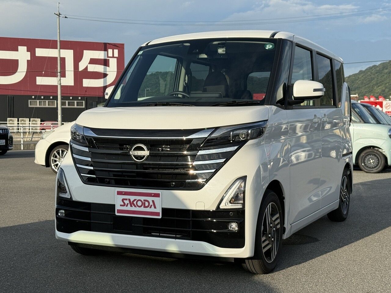 今日限定値下げ日産 ハイウェイスター ホワイト Nissan 