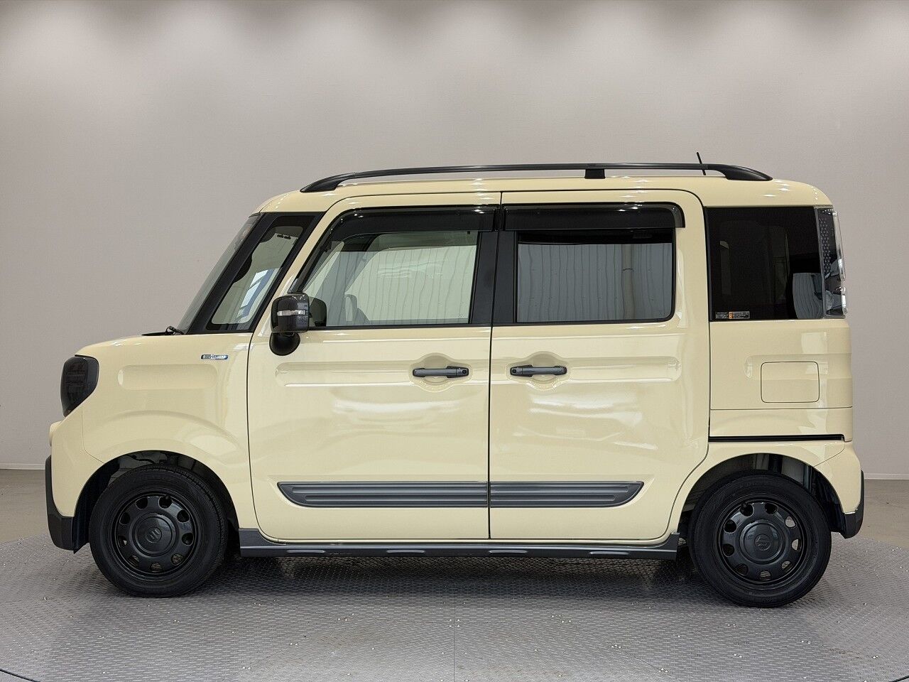 スペーシアギア HYBRID XZ シフォンアイボリーメタリックの在庫