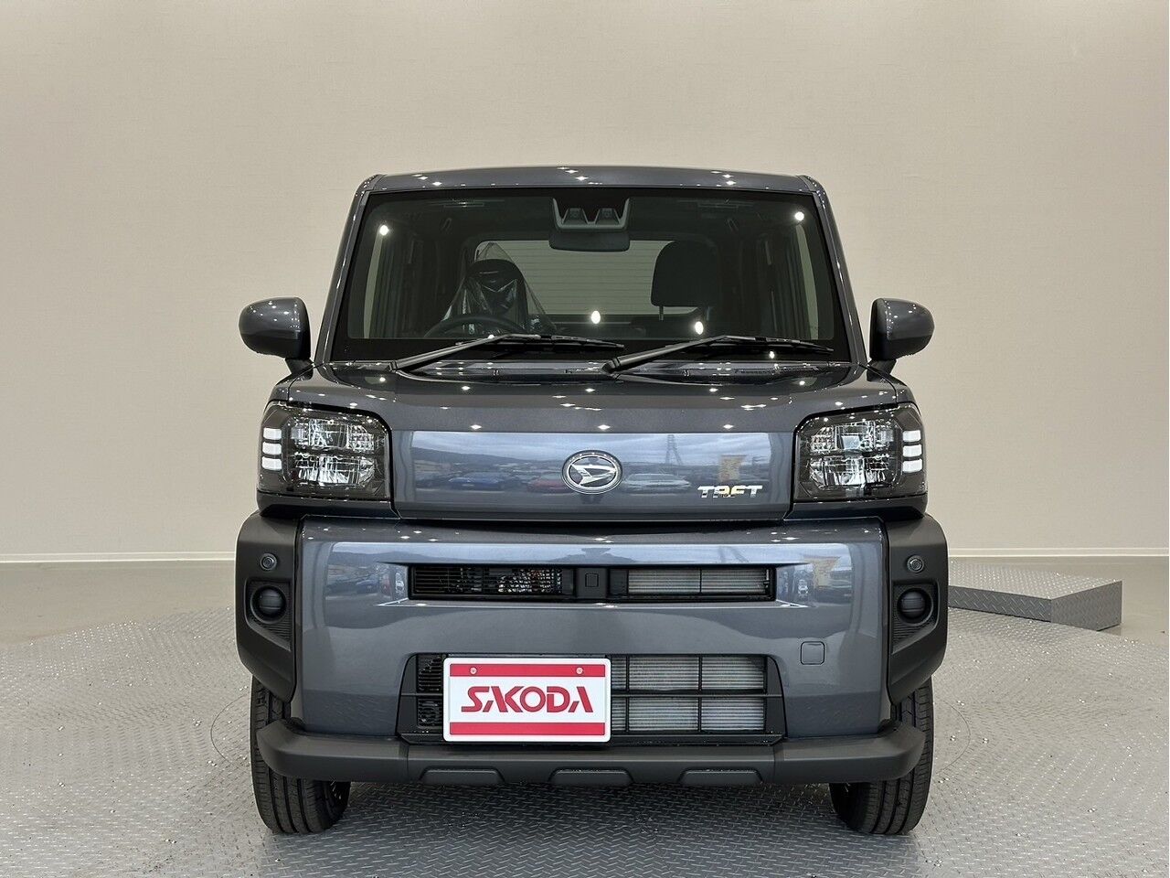 タフト X クロムグレーメタリックの在庫情報 - 東広島で軽自動車・普通
