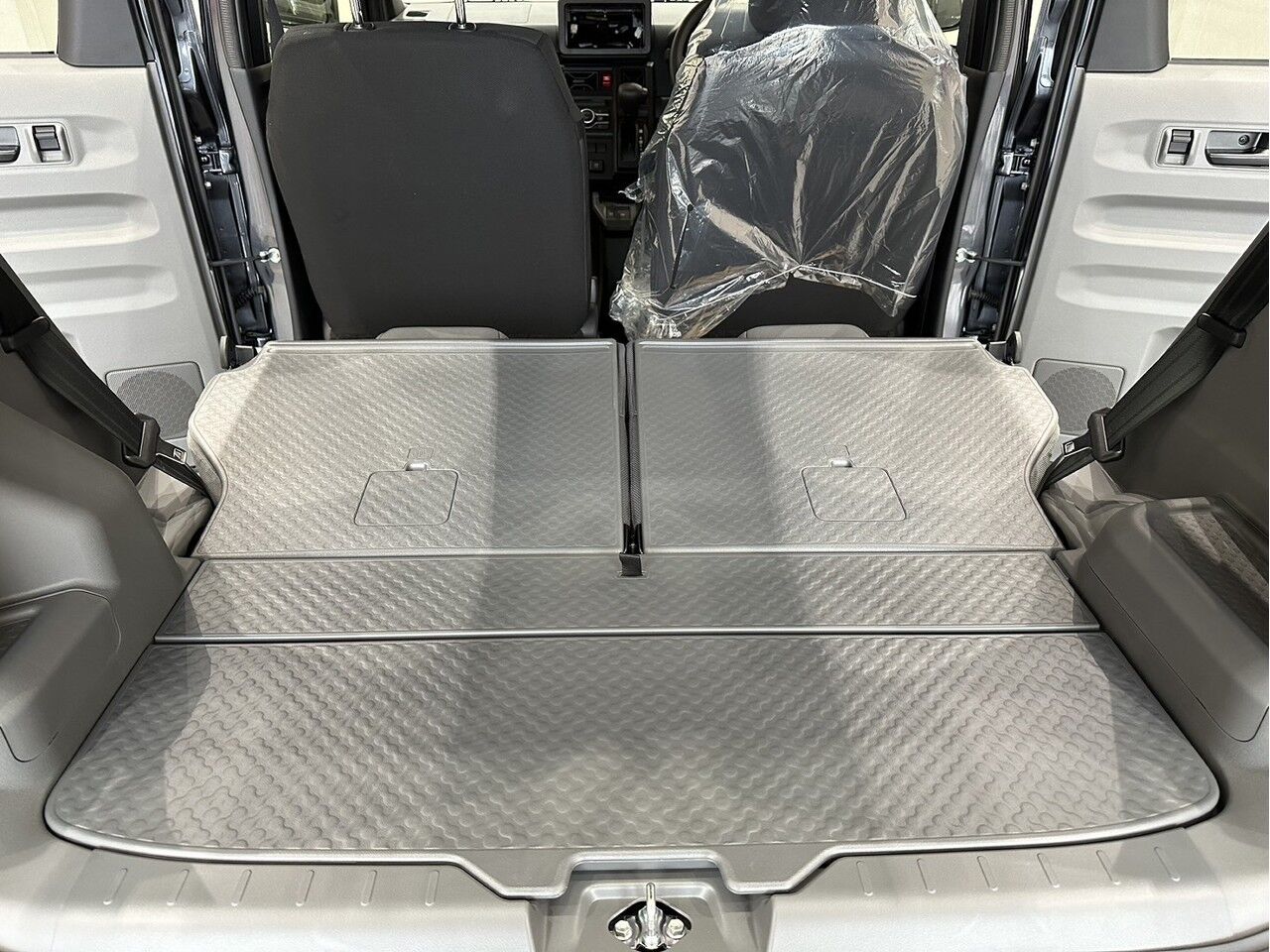 タフト X クロムグレーメタリックの在庫情報 - 東広島で軽自動車・普通