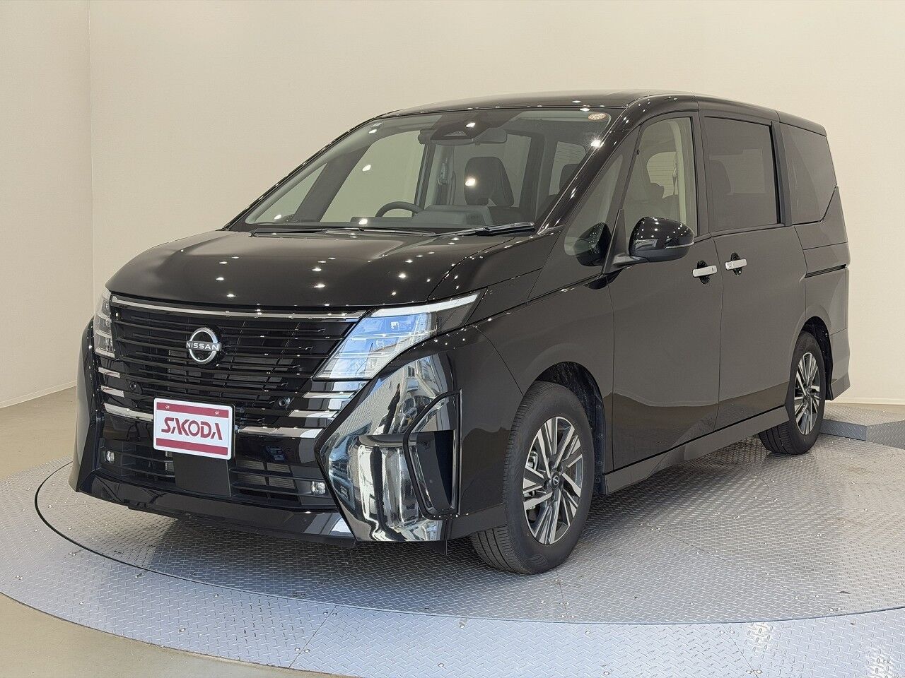 セレナ ハイウェイスターV ダイヤモンドブラックの在庫情報 | 広島県内