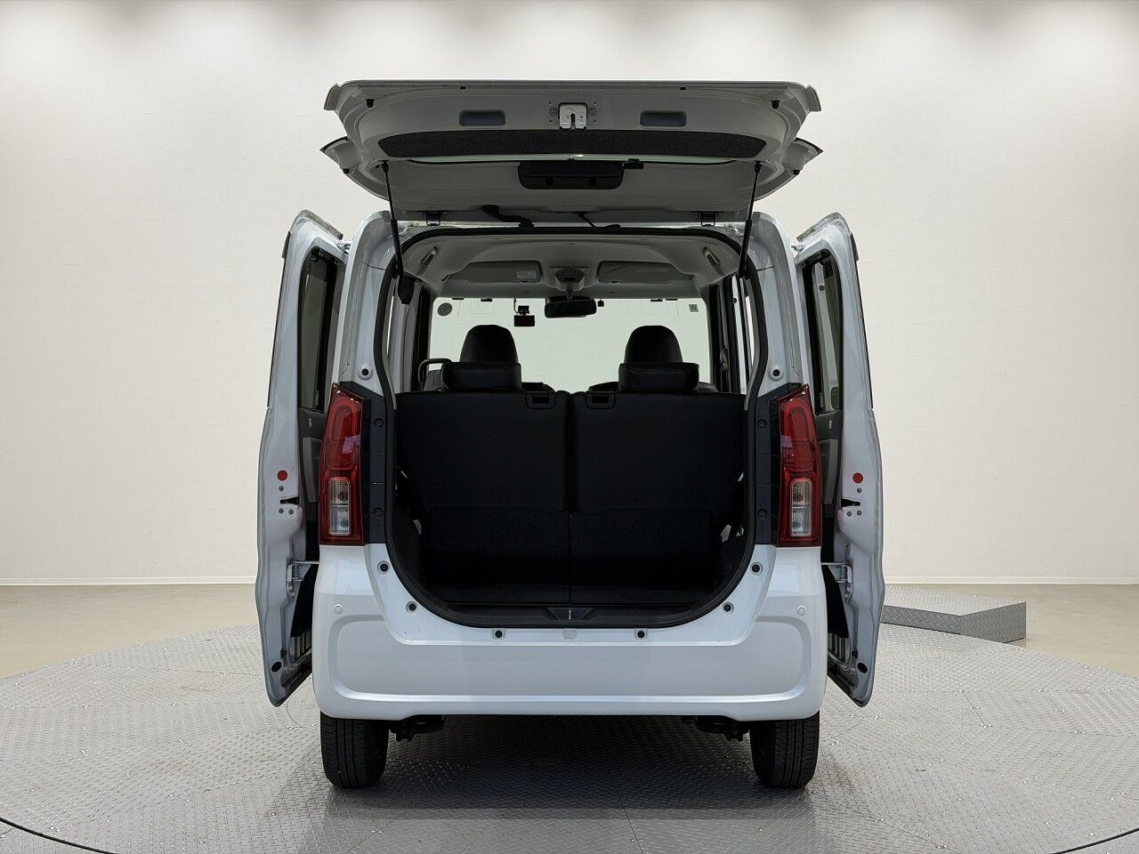 タント X セレクション シャイニングホワイトパールの在庫情報