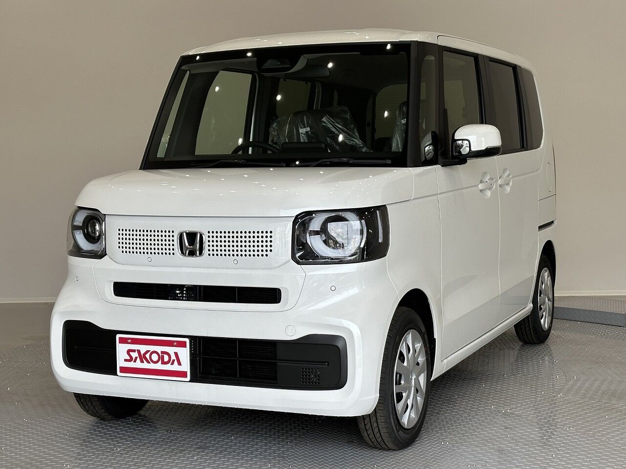N-BOX ベース R8/6/13〜目玉車 プラチナホワイトパールの在庫情報