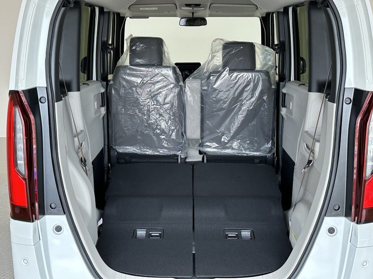 N-BOX ベース R8/6/13〜目玉車 プラチナホワイトパールの在庫情報