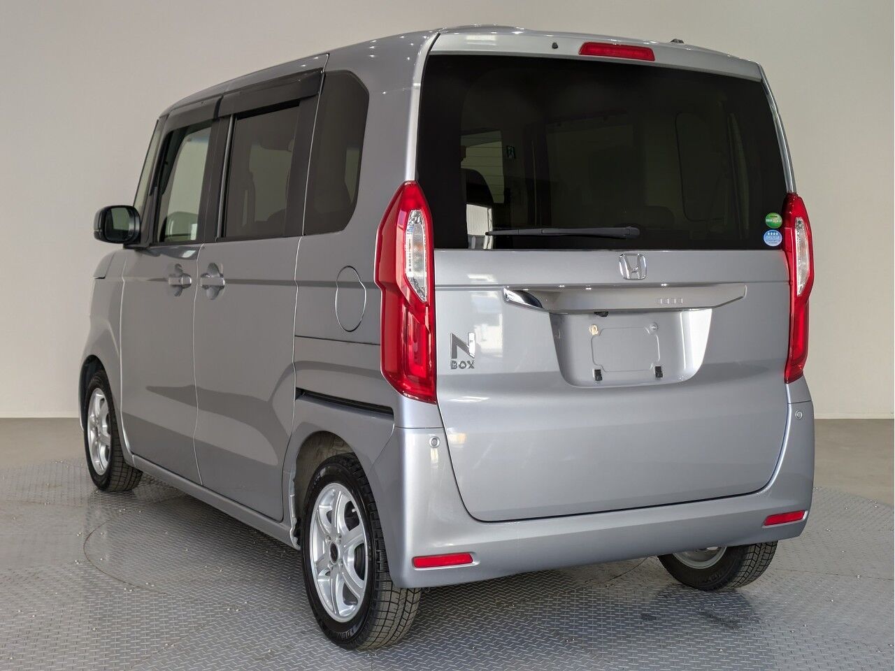 N-BOX G・L Honda SENSING ルナシルバーメタリックの在庫情報