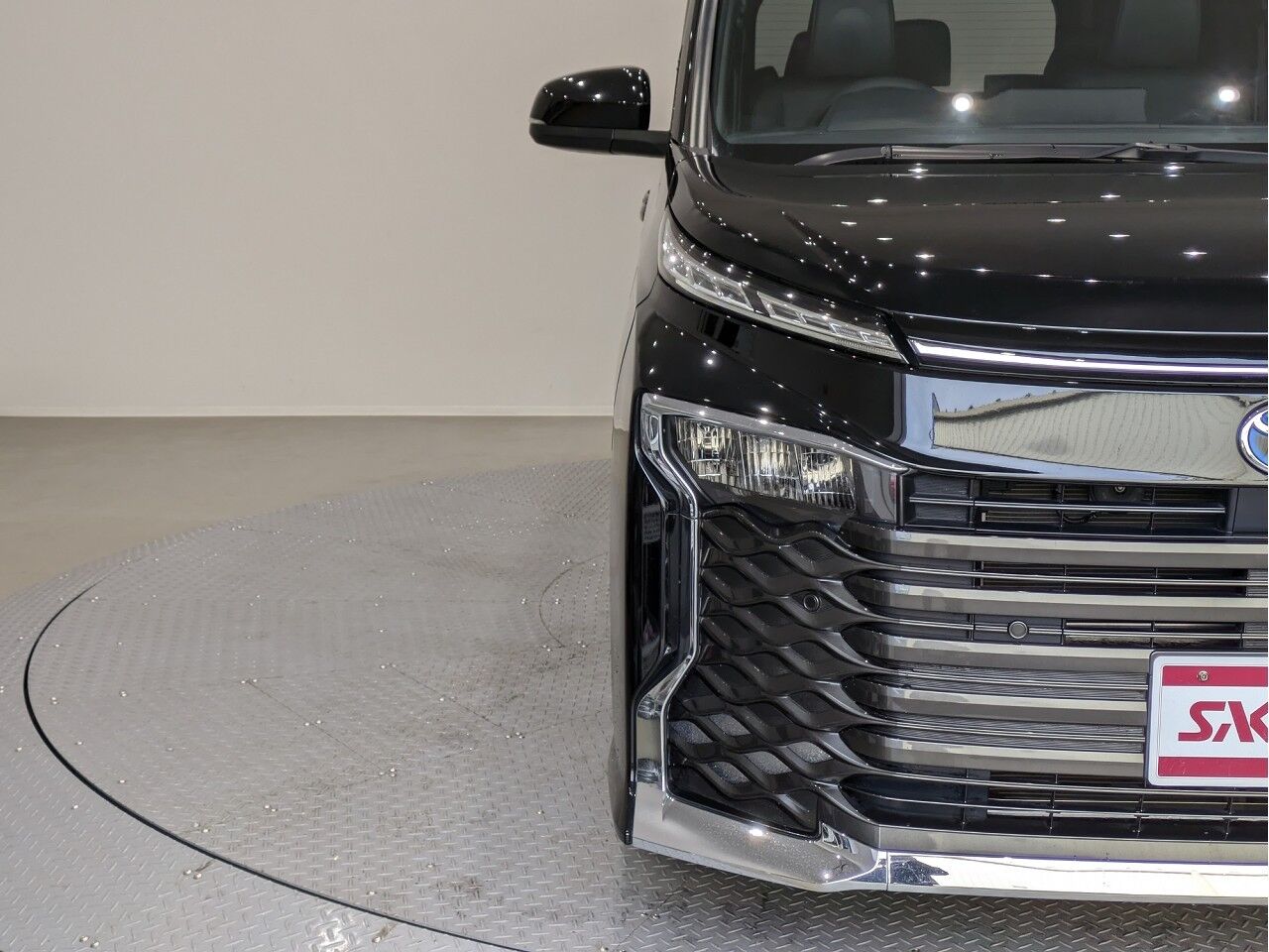 ヴォクシー HYBRID S-Z 7人乗り アティチュードブラックマイカの在庫