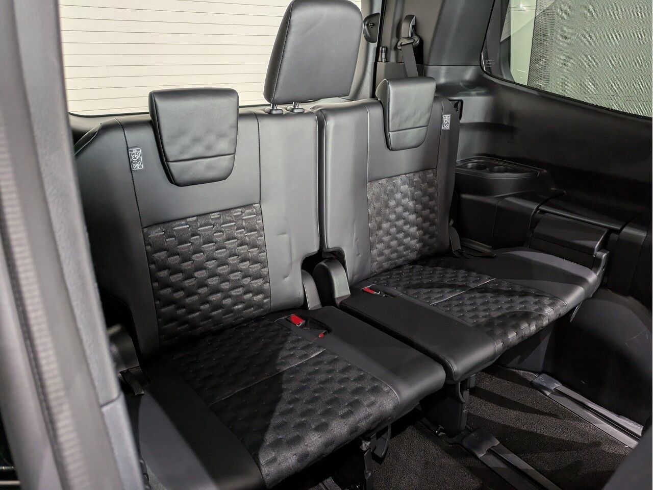 ヴォクシー HYBRID S-Z 7人乗り アティチュードブラックマイカの在庫