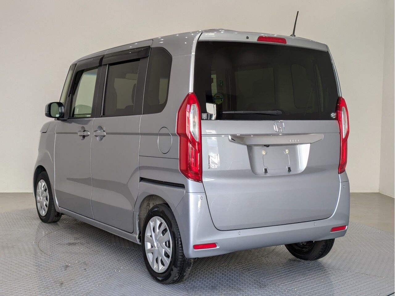 N-BOX L ルナシルバー・メタリックの在庫情報 - 【サコダ車輌海田店
