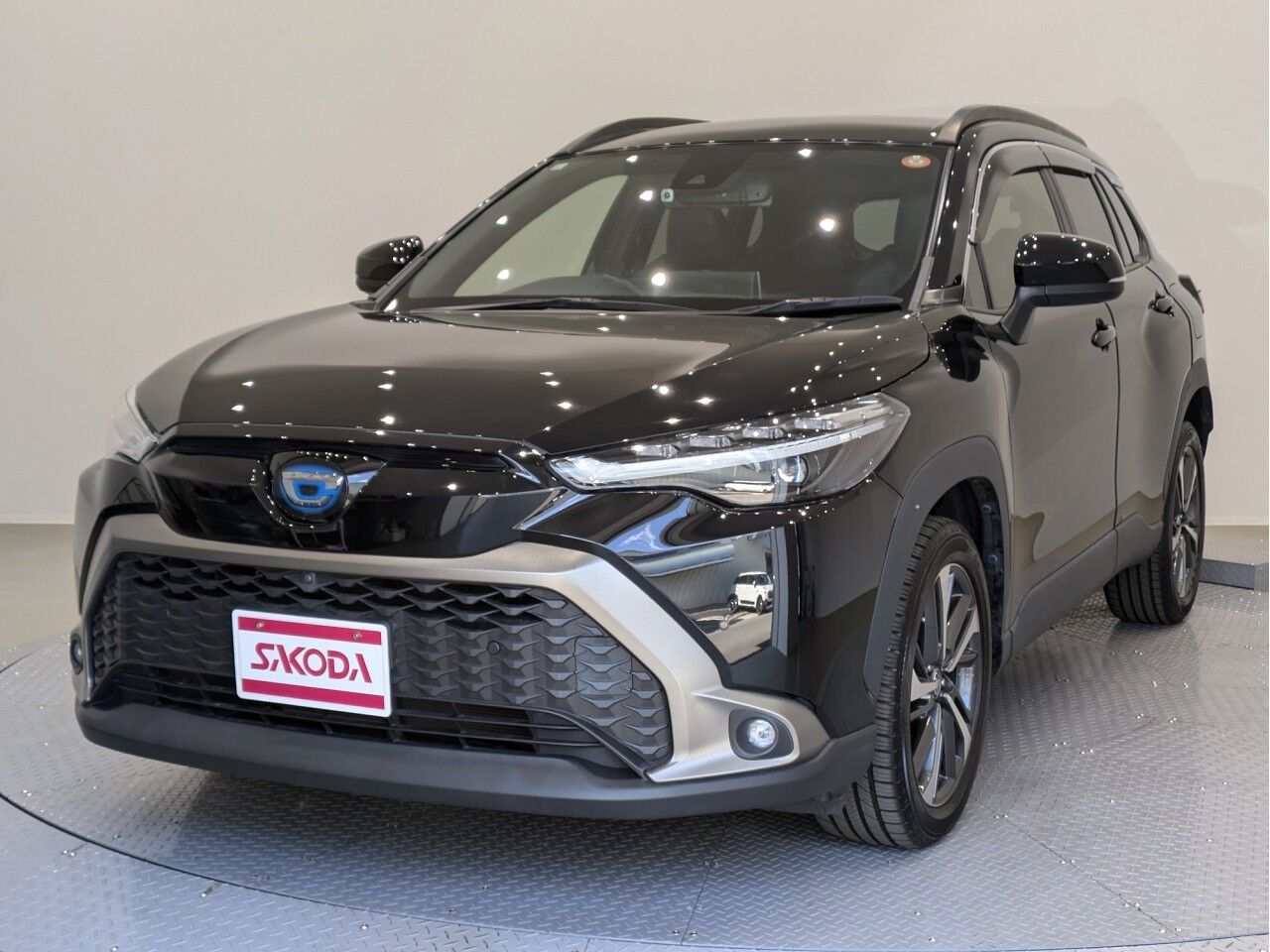 カローラクロス HYBRID Z アティチュードブラックマイカの在庫情報