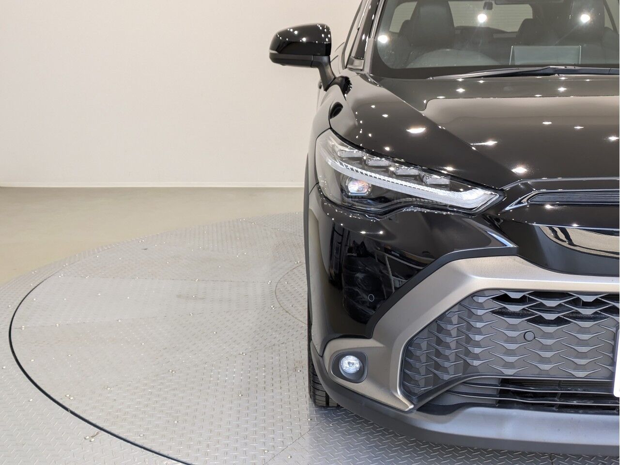 カローラクロス HYBRID Z アティチュードブラックマイカの在庫情報