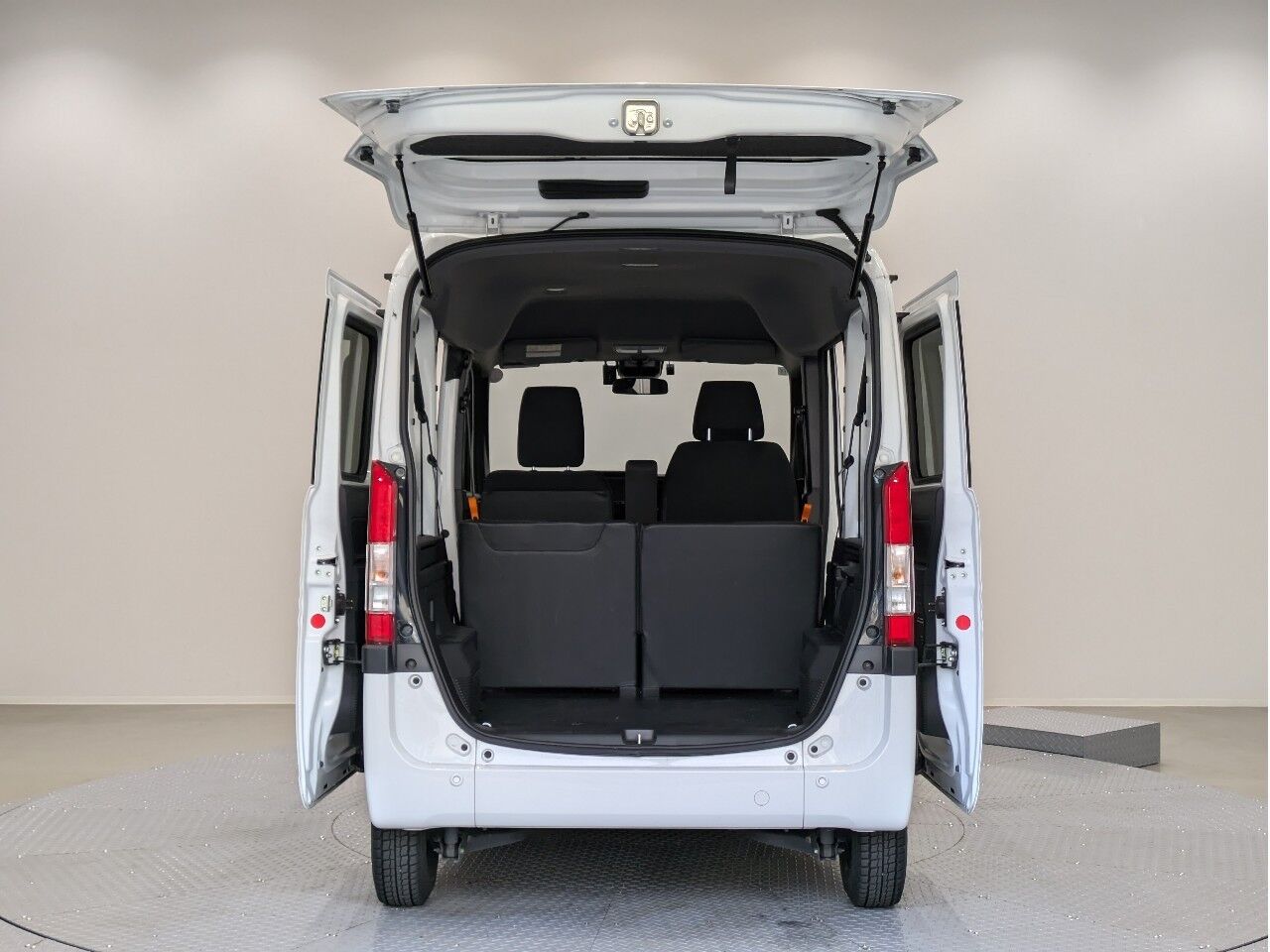 N-VAN L・ホンダセンシング純正ナビ タフタホワイトIIIの在庫情報