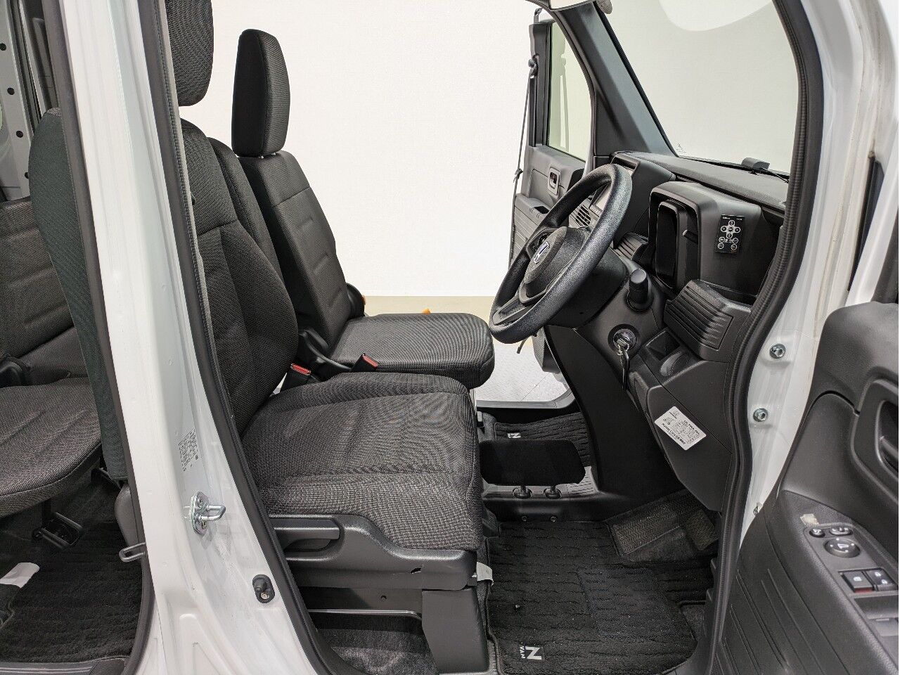 N-VAN L・ホンダセンシング純正ナビ タフタホワイトIIIの在庫情報