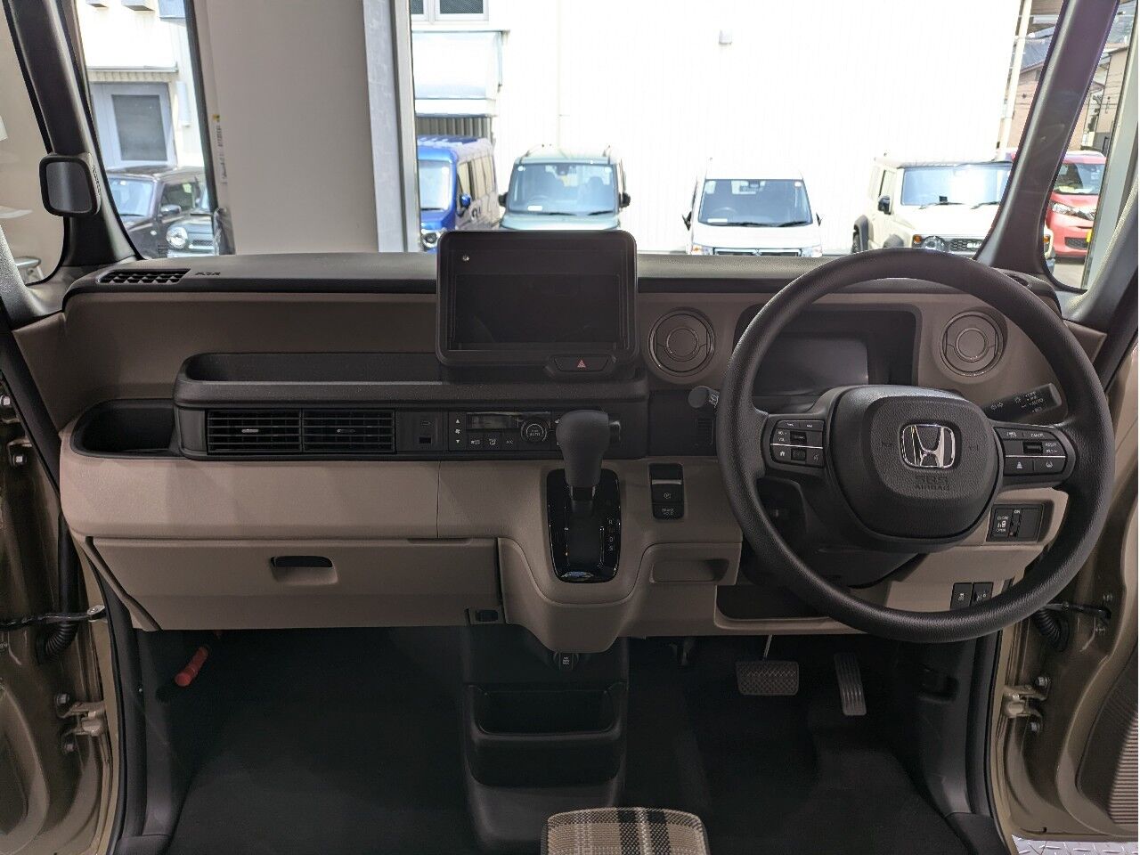 N-BOX JOY R8/4/25〜 デザートベージュ・パール&ブラックの在庫情報 N-BOX JOY R8/4/25〜 デザートベージュ・パール&ブラックの在庫情報
