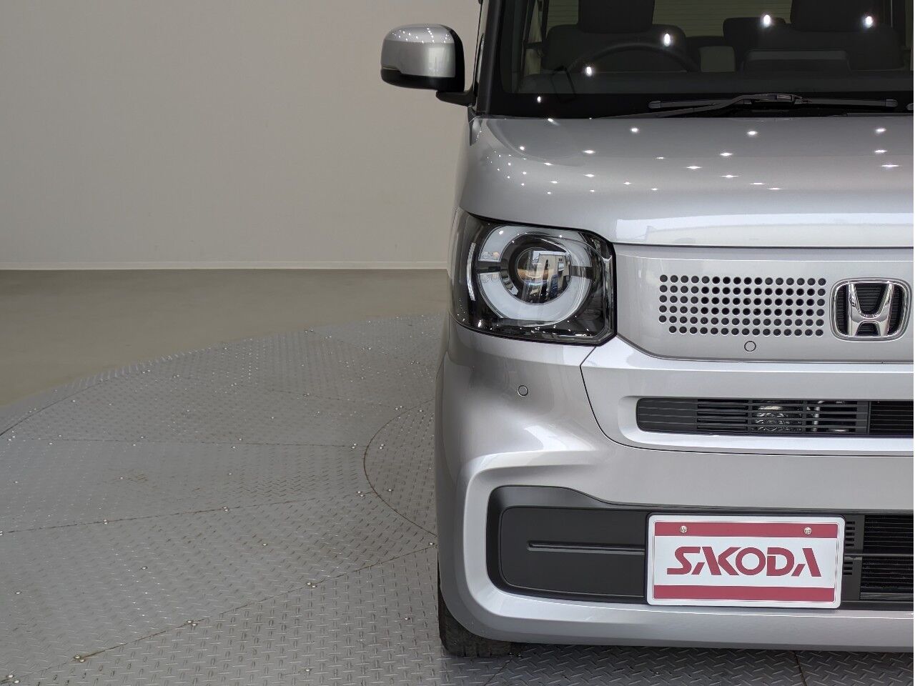 N-BOX ベース 両側電動スライド 純正8インチ ルナシルバー・メタリック