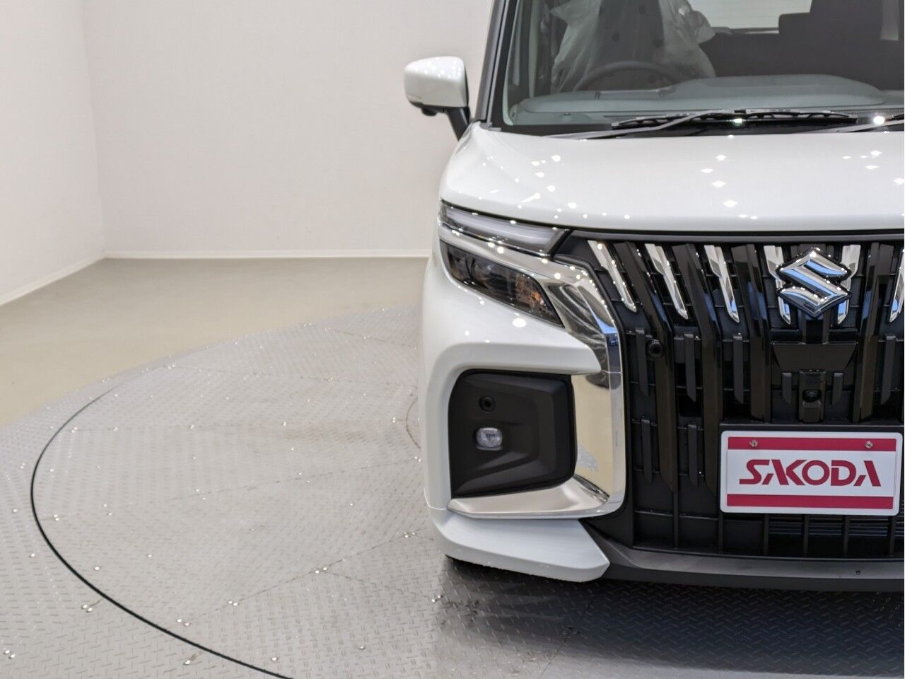 ソリオバンディット HYBRID MV 全方位モニター ピュアホワイトパールの