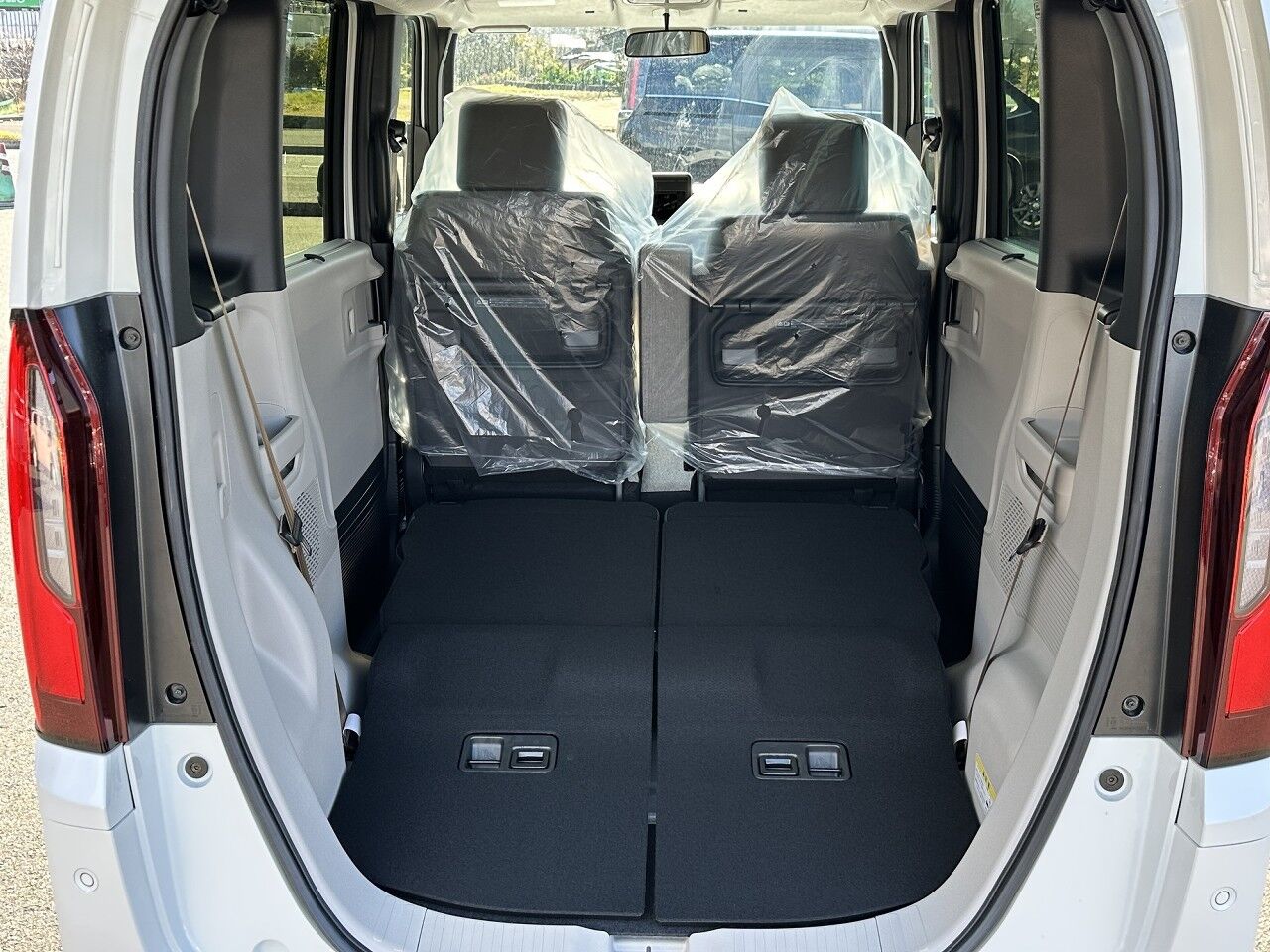 N-BOX ベース プラチナホワイト・パールの在庫情報 - 東広島で軽自動車