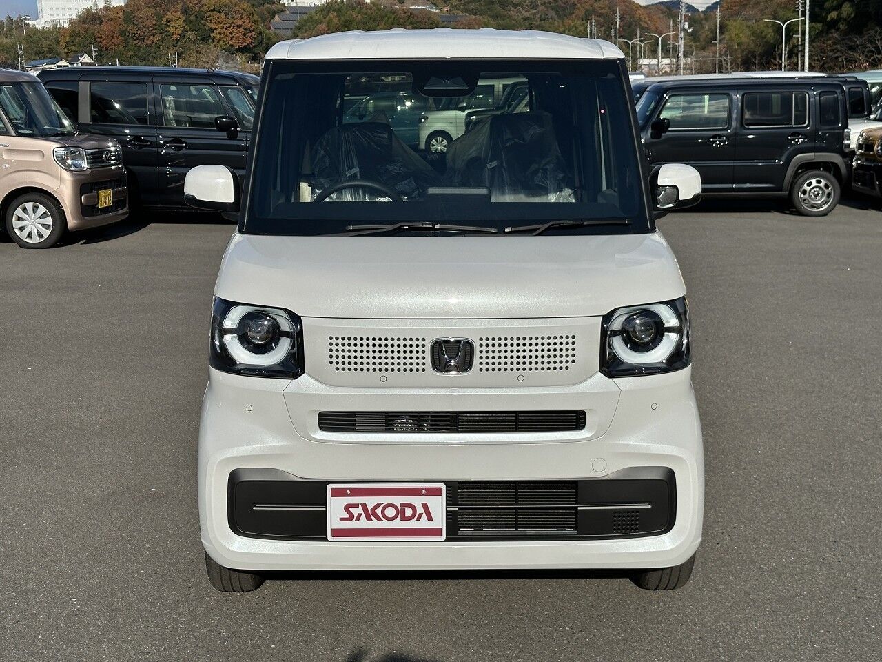 N-BOX ベース プラチナホワイト・パールの在庫情報 - 東広島で軽自動車