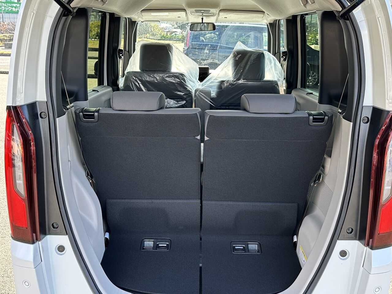 N-BOX ベース プラチナホワイト・パールの在庫情報 - 東広島で軽自動車