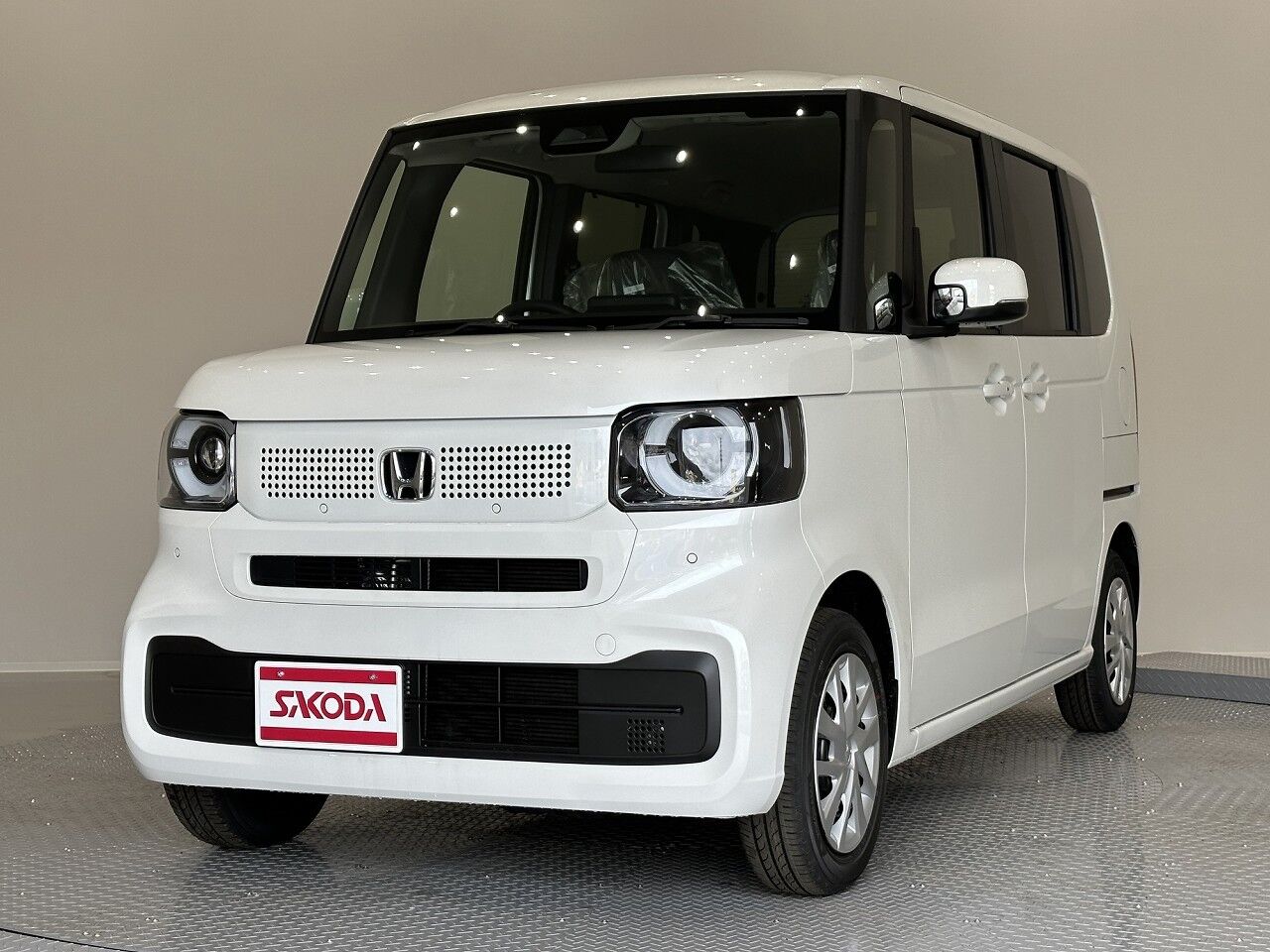 N-BOX ベース プラチナホワイト・パールの在庫情報 - 【サコダ車輌海田