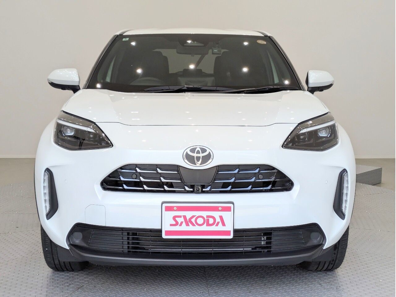 ヤリスクロス HYBRID Z プラチナホワイトパールマイカの在庫情報