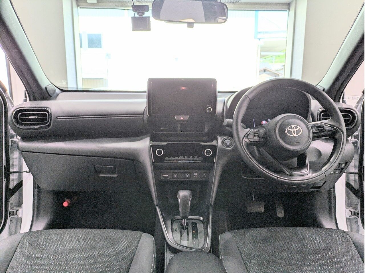 ヤリスクロス HYBRID Z プラチナホワイトパールマイカの在庫情報 ヤリスクロス HYBRID Z プラチナホワイトパールマイカの在庫情報
