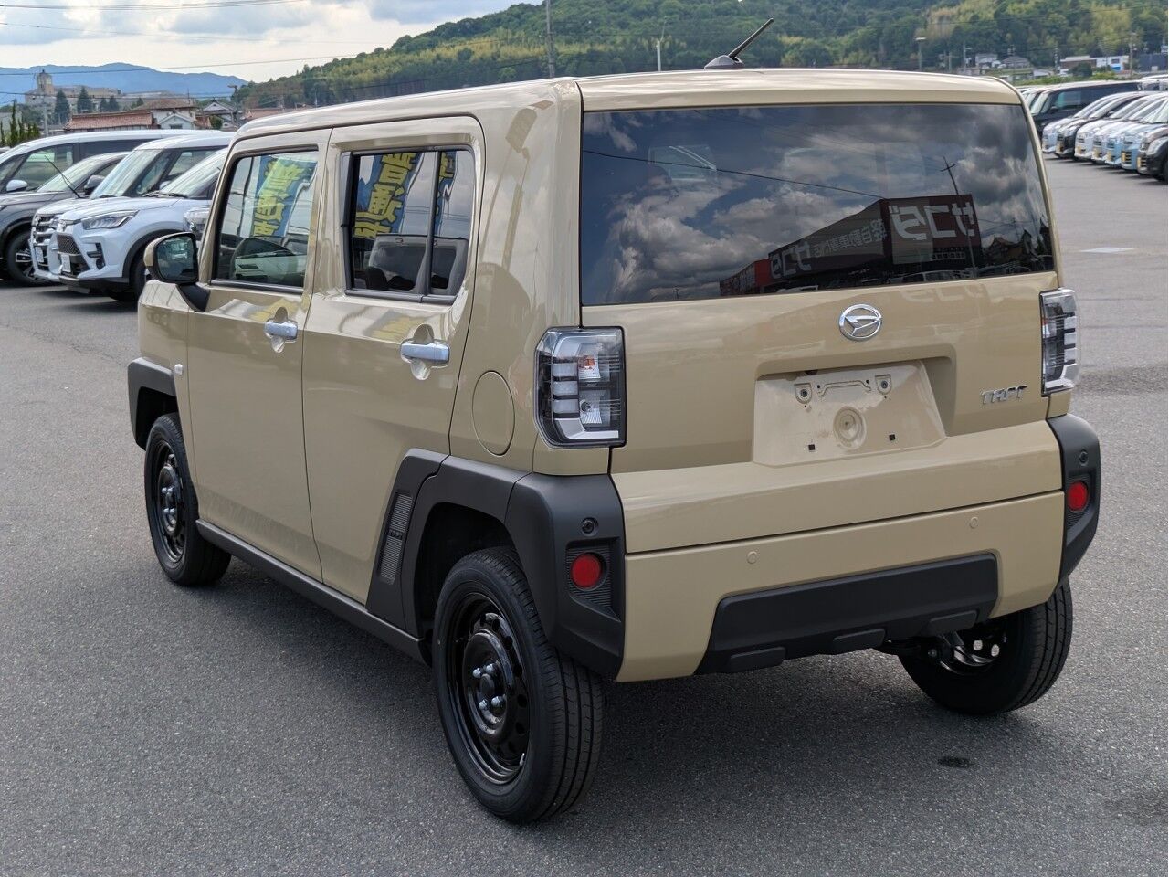タフト X サンドベージュメタリックの在庫情報 - 東広島で軽自動車