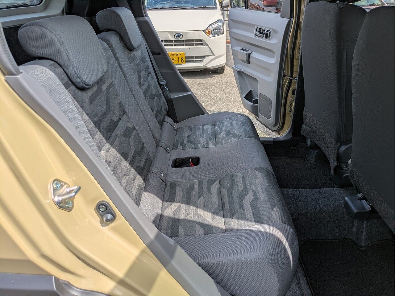 タフト X サンドベージュメタリックの在庫情報 - 東広島で軽自動車