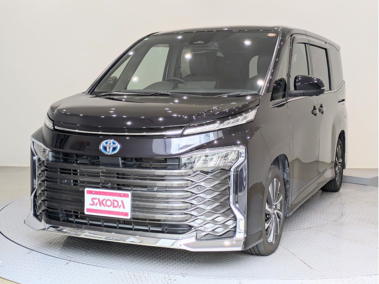 ヴォクシー ハイブリッドS-Z 黒の在庫情報 | 広島県内で普通車も全